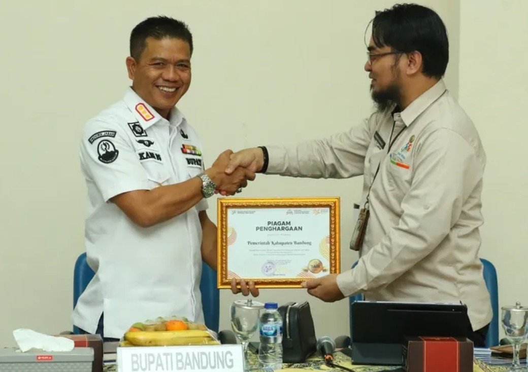 Bupati Bandung Dadang Supriatna
