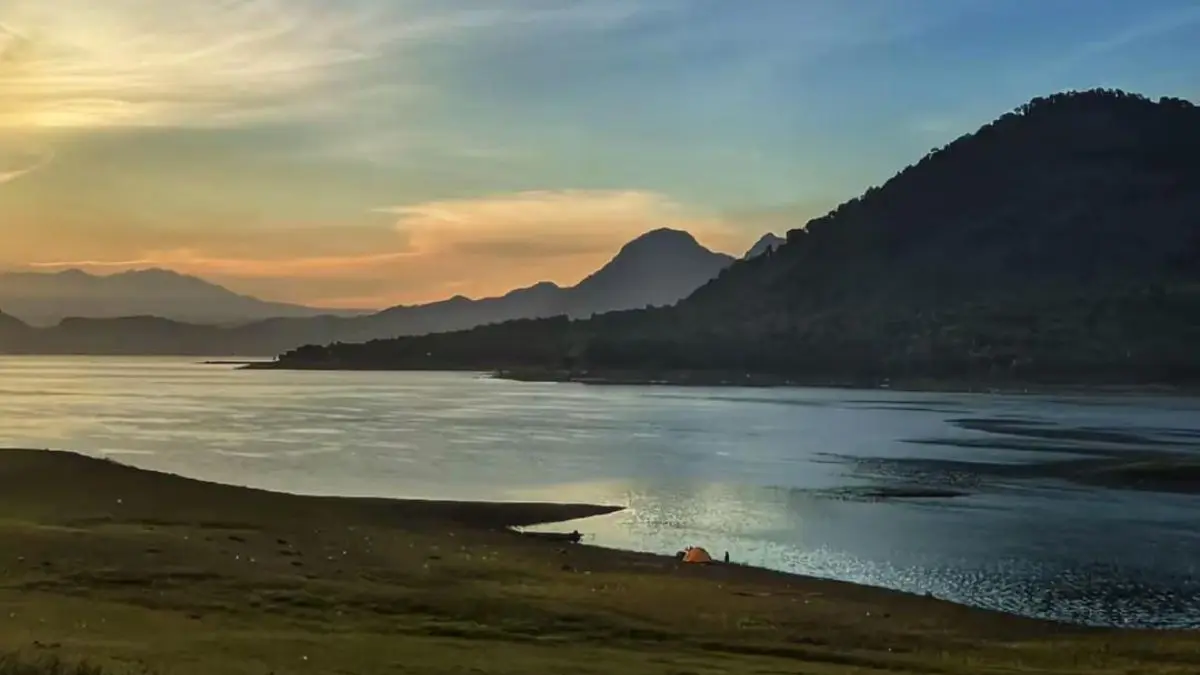 Pesona Waduk Parang Gombong, Spot Healing dan Camping Favorit di Purwakarta