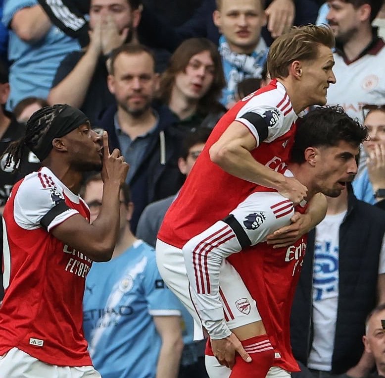 Perebutan Gelar EPL 2026 Makin Sengit, Arsenal Belum Tersingkir