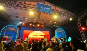 Penampilan spesial penyanyi Salma Salsabil menutup kemeriahan acara “BRI Consumer Expo 2026: Sehari di Giri Prianka”, Minggu (26/4/2026).