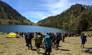 Pendakian Semeru Kembali Dibuka, Kuota Dibatasi dan Wajib Pakai Guide Pendakian Semeru Kembali Dibuka, Kuota Dibatasi dan Wajib Pakai Guide