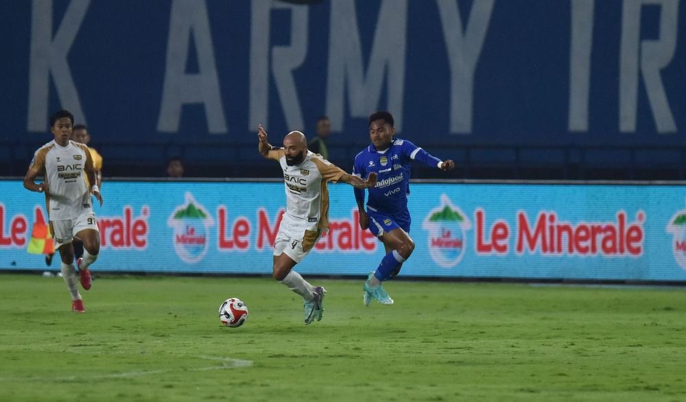 large_saddil_dewa_21112025_nando_0e8900ac72 Dewa United vs Persib