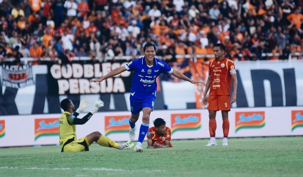 Persib vs Persija.