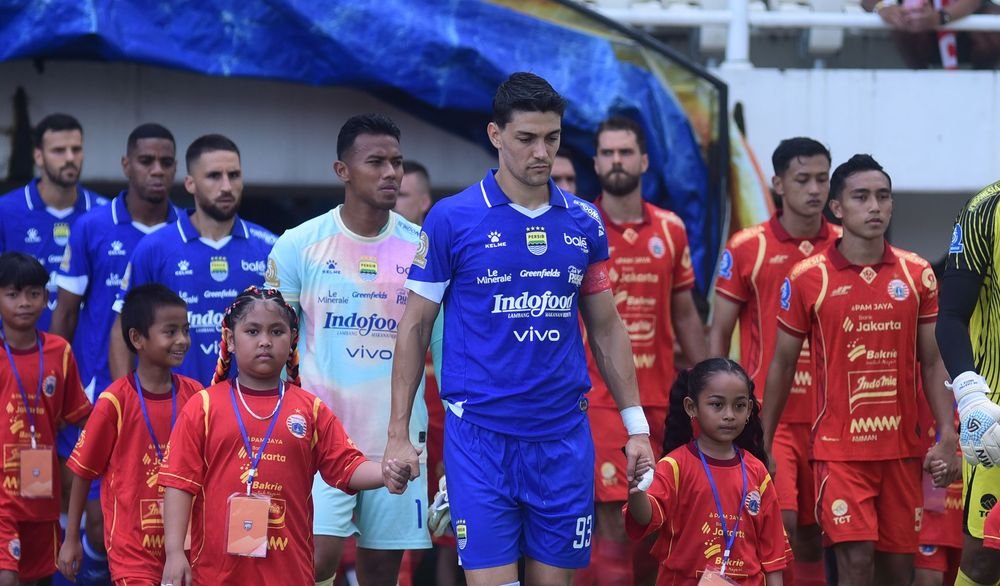 Persib vs Persija.